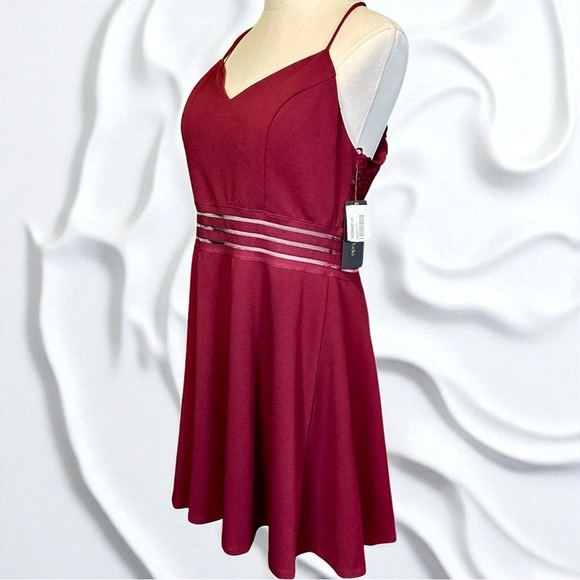 NWT City Studios Juniors ‘Illusion Fit and Flare Lace-Back Mini Dress’ in Ruby - Picture 6 of 15